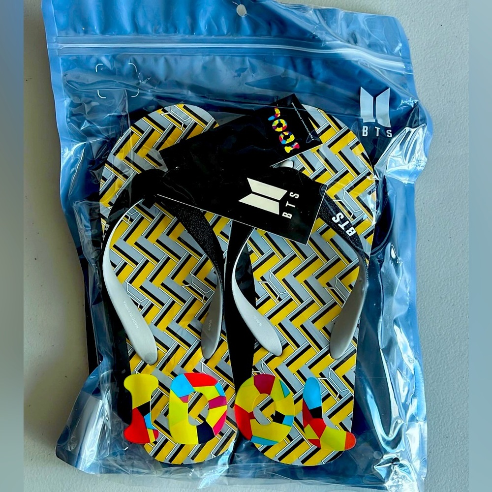 BTS Idol Slippers 

Suga